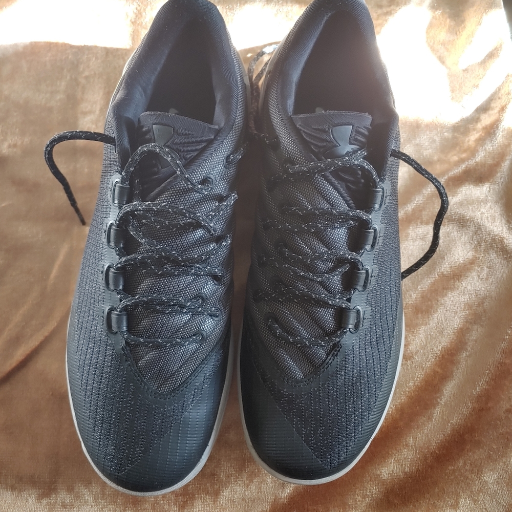 Tennis UNDER ARMOUR